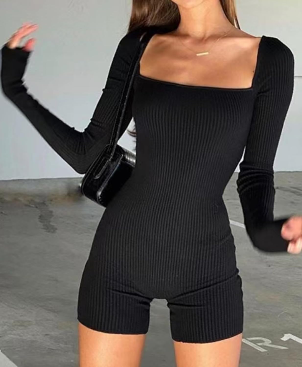 Body Ajustado Mangas Largas Deportivo cuello redondo.